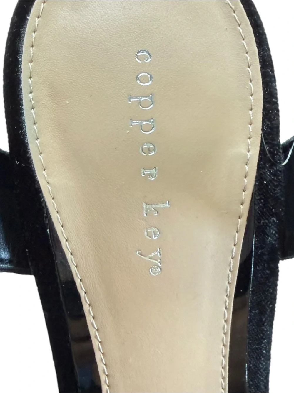 Copper Key Women Black Velvet Rhinestone Platform Block Heel Sandals Size 9 NWT